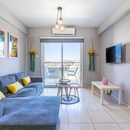 Lägenhet Color Nest 1-bedroom In Larnaca