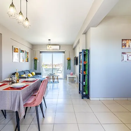 Color Nest 1-bedroom In Larnaca