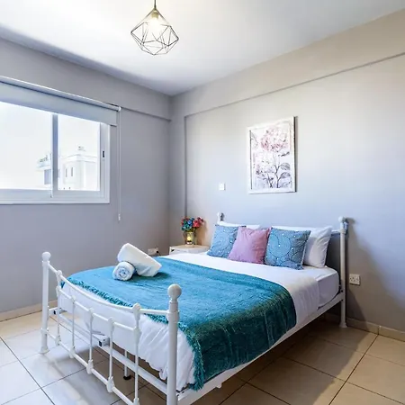 Color Nest 1-bedroom In Lägenhet Larnaca
