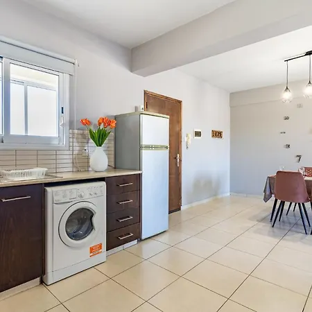 Lägenhet Color Nest 1-bedroom In Larnaca